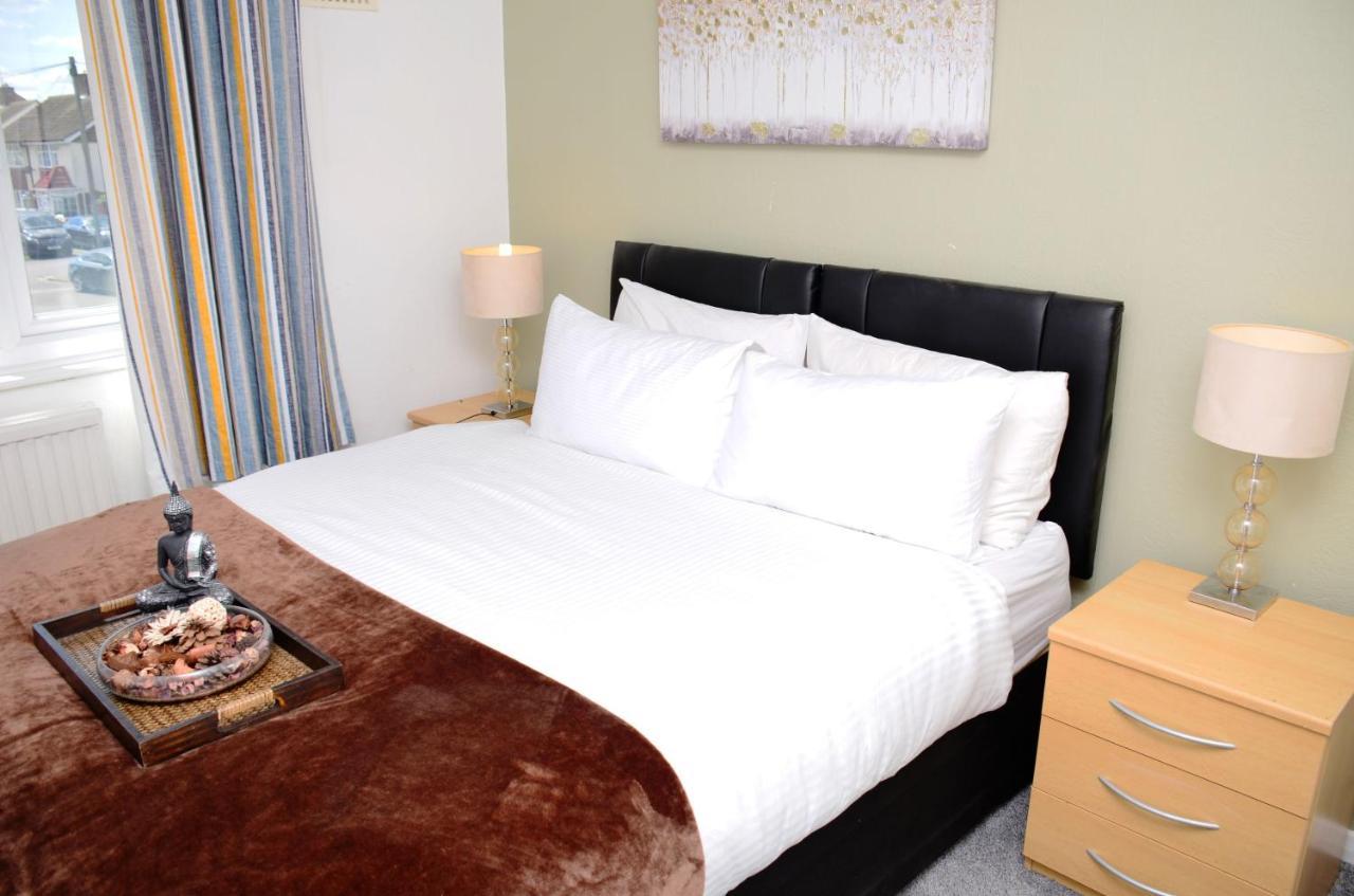 Sm Dreams Unlimited Serviced Accommodation- Stanwell-Staines-Heathrow Exterior foto