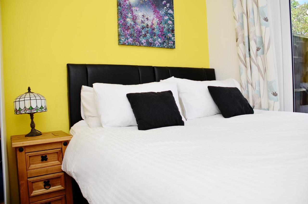 Sm Dreams Unlimited Serviced Accommodation- Stanwell-Staines-Heathrow Exterior foto