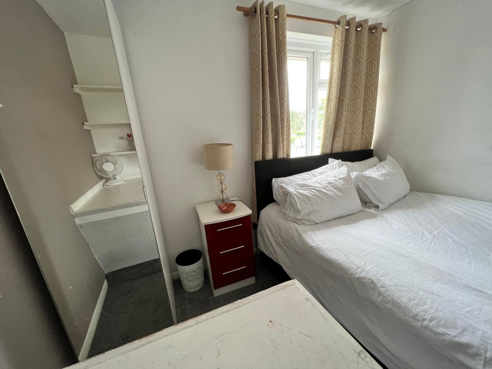 Sm Dreams Unlimited Serviced Accommodation- Stanwell-Staines-Heathrow Exterior foto